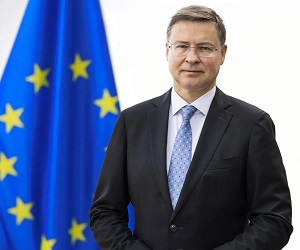 Valdis-Dombrovskis Banner 0